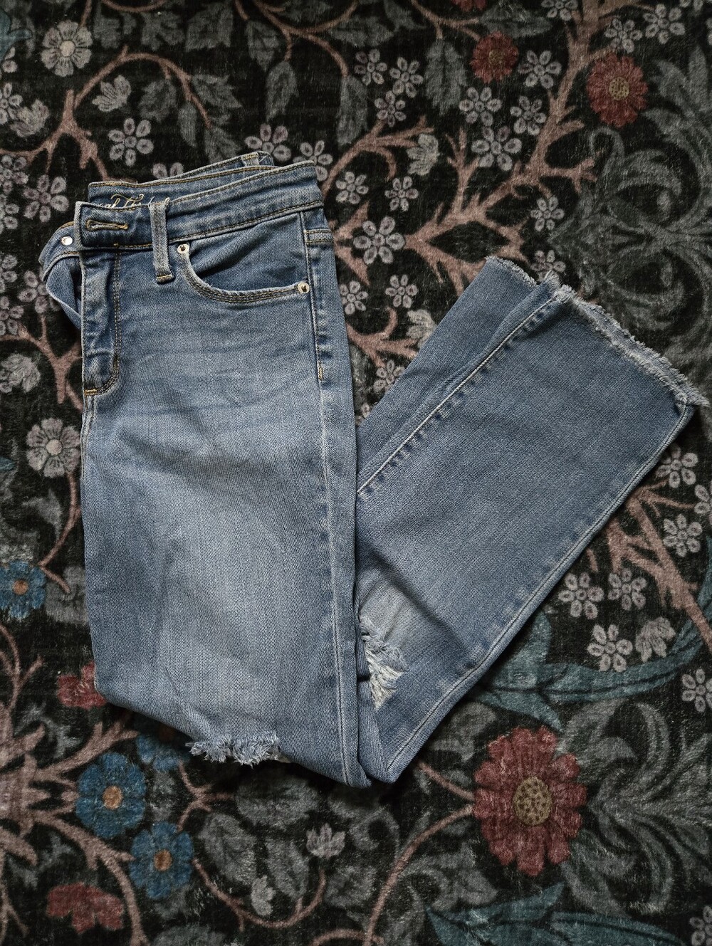 Universal Thread Jeans